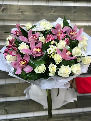 Букет цветов из: Розы и Хризантемы в Каякенте