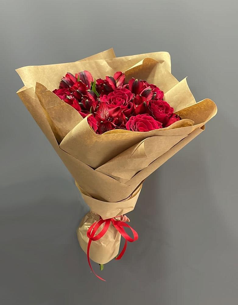 Букет цветов из: Альстромерии и Розы в Каякенте