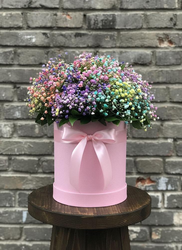 Цветочная композиция из Гипсофила и Розы в шляпной коробке в Каякенте