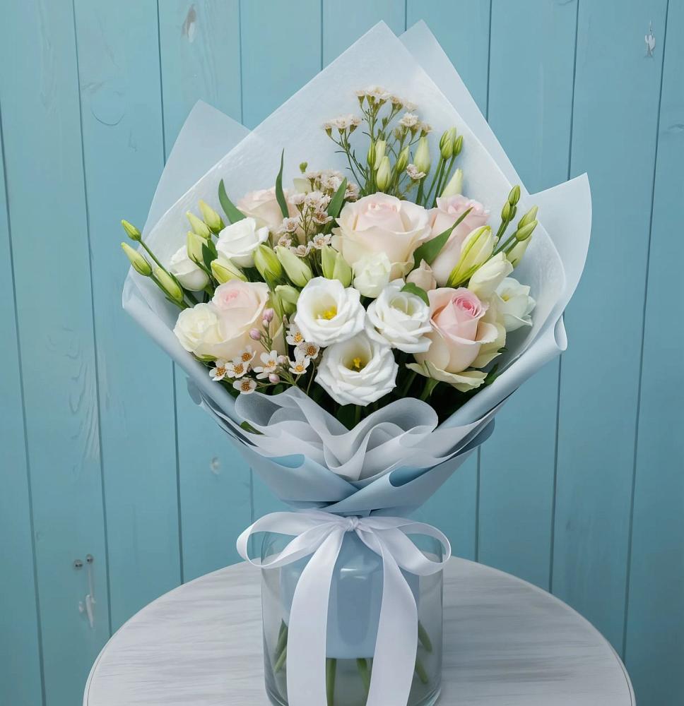 Букет цветов из: Розы и Лизиантусы в Каякенте