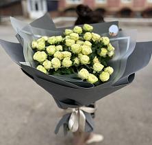 Букет Белые кустовые розы Солинеро в Каякенте