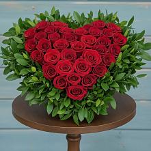 Цветочная композиция из Розы в виде сердца в Каякенте