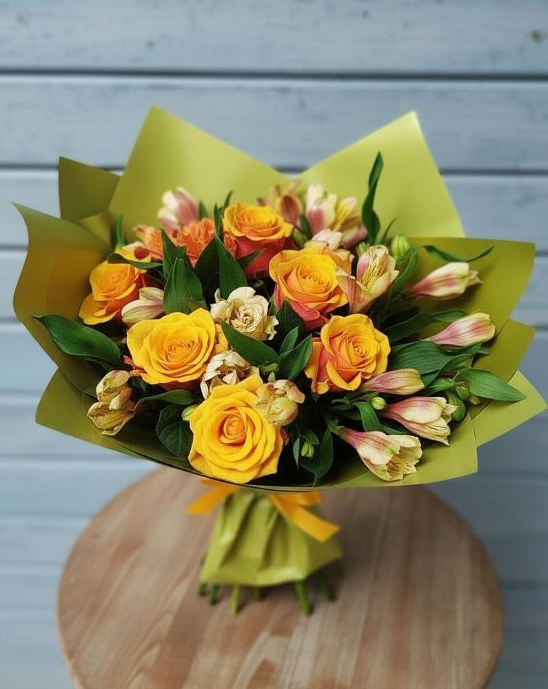 Букет цветов из: Альстромерии и Розы в Каякенте