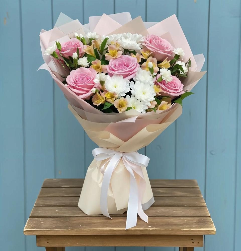 Букет цветов из: Гвоздики, Орхидеи и Розы в Каякенте