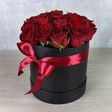 Цветочная композиция из Розы в шляпной коробке в Каякенте