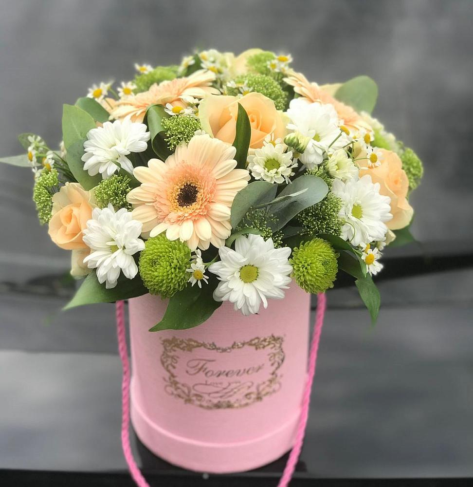 Цветочная композиция из Розы, Герберы и Хризантемы в шляпной коробке в Каякенте