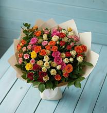 Букет Микс из разноцветных кустовых роз в Каякенте