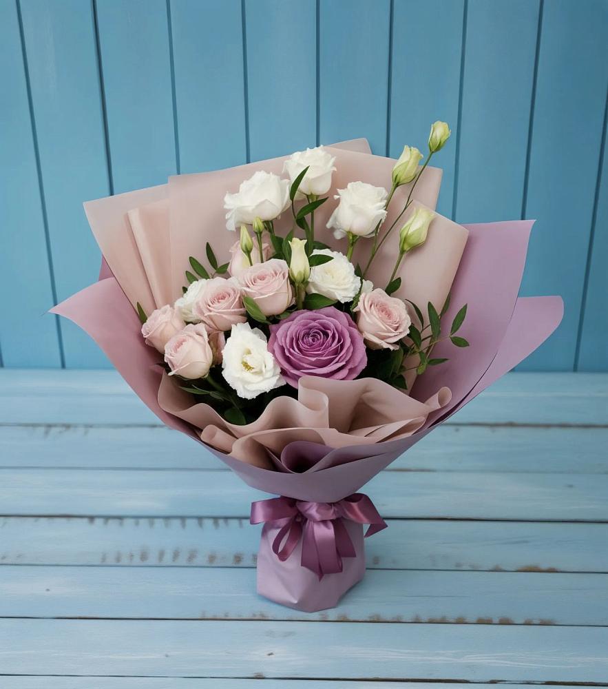 Букет цветов из: Розы и Лизиантусы в Каякенте